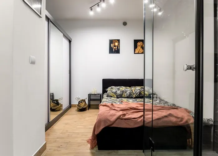Wyjatkowy Apartament Z Prysznicem Posrodku Na Wyjatkowe Wieczory - Dostep Na Kod, Parking