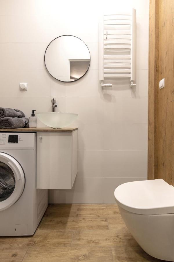 Apartament Wyjatkowy Z Prysznicem Posrodku Na Wyjatkowe Wieczory - Dostep Na Kod, Parking *